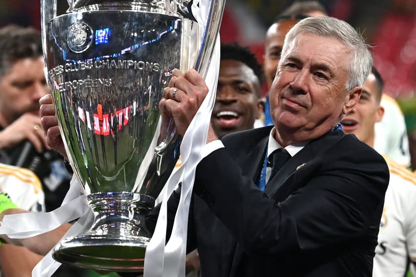 Carlo Ancelotti conquistou a Champions League pelo Real Madrid nas temporadas 2013-14, 2021-22 e 2023-24 e agora se aproxima da Seleção Brasileira (Foto: Glyn KIRK /AFP)
