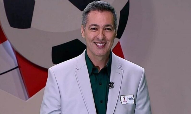 Outro profissional que deixou a ESPN recentemente foi Nivaldo Prieto que, além de narrar grandes eventos no canal, também revezava com Paulo Andrade o comando do ‘Linha de Passe’, principal programa de debate da emissora. Agora, Prieto está de casa nova, o narrador foi contratado pela Paramount+, serviço de streaming que transmite a Libertadores e a Sul-Americana a partir deste ano. Outro profissional que deixou a ESPN recentemente foi Nivaldo Prieto que, além de narrar grandes eventos no canal, também revezava com Paulo Andrade o comando do ‘Linha de Passe’, principal programa de debate da emissora. Agora, Prieto está de casa nova, o narrador foi contratado pela Paramount+, serviço de streaming que transmite a Libertadores e a Sul-Americana a partir deste ano.