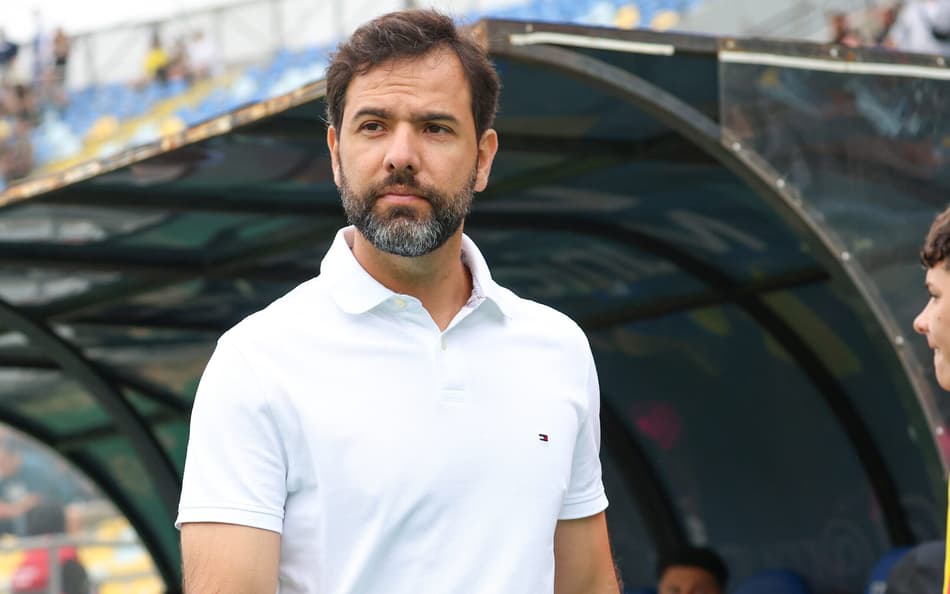 Ex-Fluminense, técnico Gustavo Leal se prepara para estreia no Campeonato Chileno