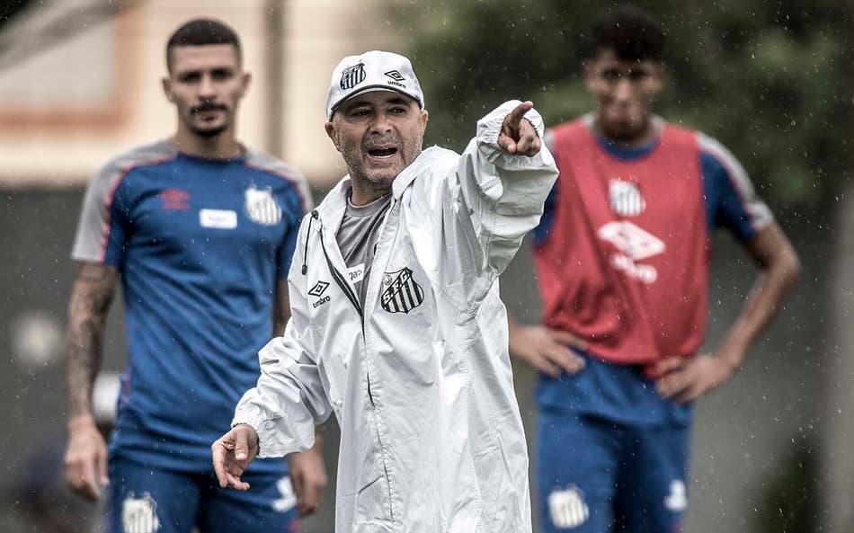 Santos encaminha acordo para contratar o técnico Jorge Sampaoli