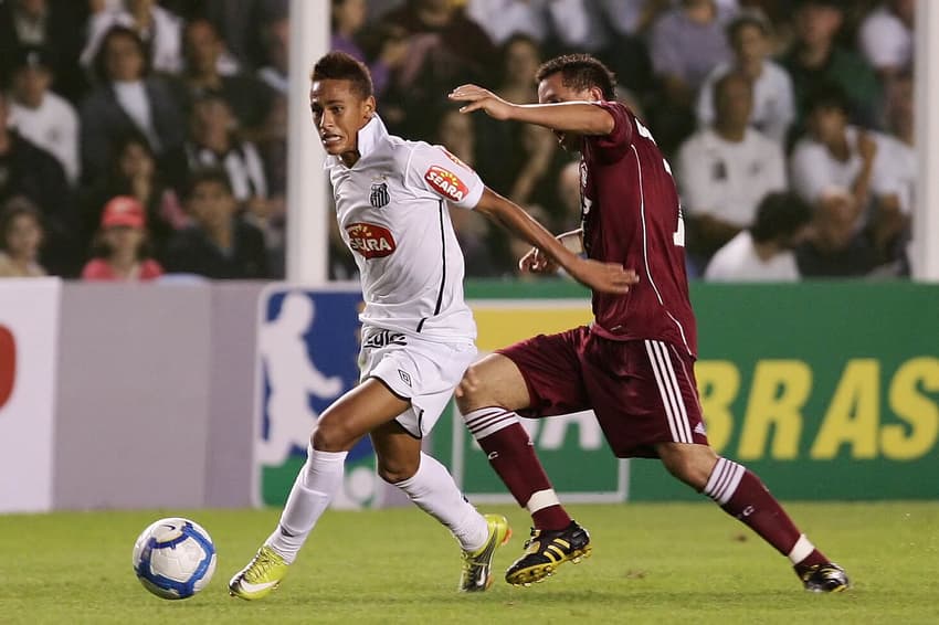 Neymar em duelo contra o Fluminense pelo Brasileirão de 2010. (Foto: Ricardo Saibun/ Divulgação)