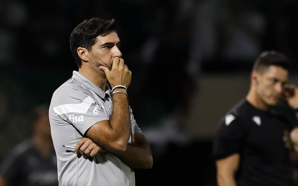 Ao escolher o Palmeiras, Abel fez time do Qatar economizar, pelo menos, quatro vezes em salário com treinador