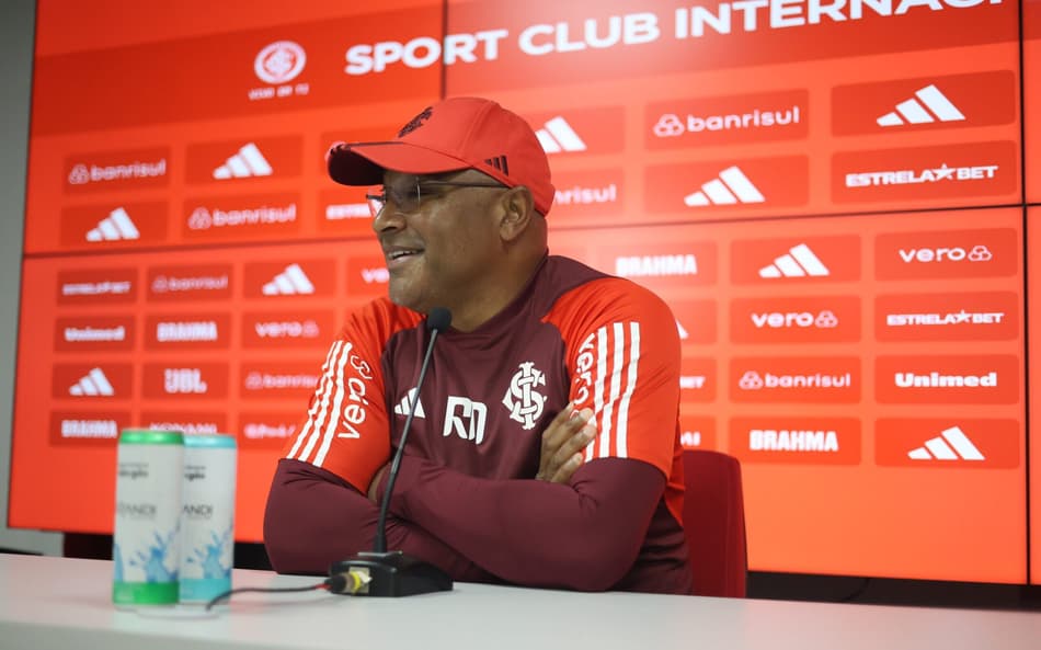 Roger Machado comenta chegada de técnico estrangeiro na Seleção Brasileira