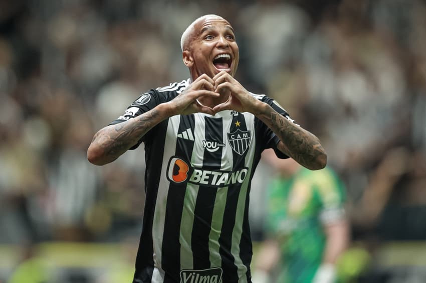 Deyverson comemora gol na vitória do Atlético-MG sobre o River Plate