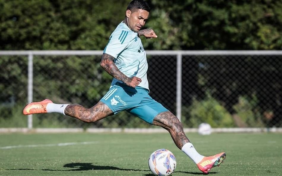 Atacante Dudu, do Cruzeiro, lamenta momento do futebol brasileiro