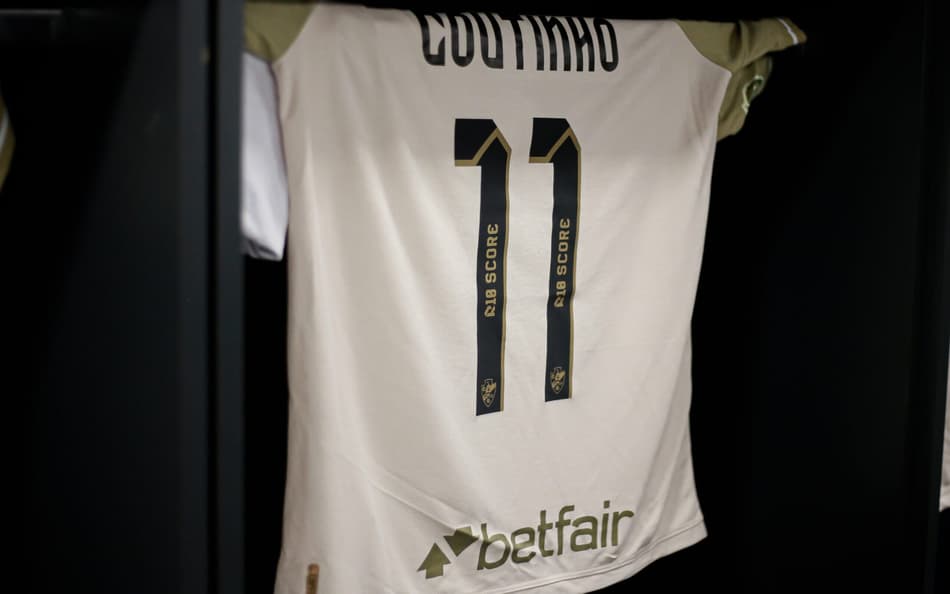 Da euforia à incerteza: Coutinho sente desconforto e vira dúvida no Vasco