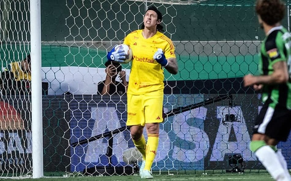 Cruzeiro atinge marca de 10 jogos consecutivos sofrendo gols