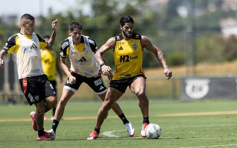 Escalações de América-MG x Atlético-MG: Hulk fica no banco