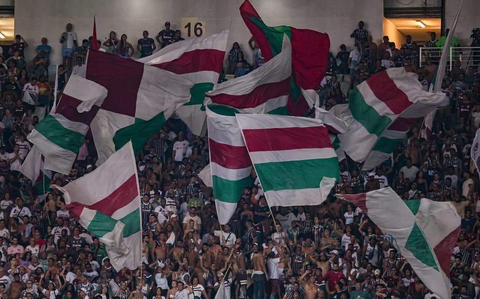 Torcida do Fluminense se revolta com titular após empate com Vitória