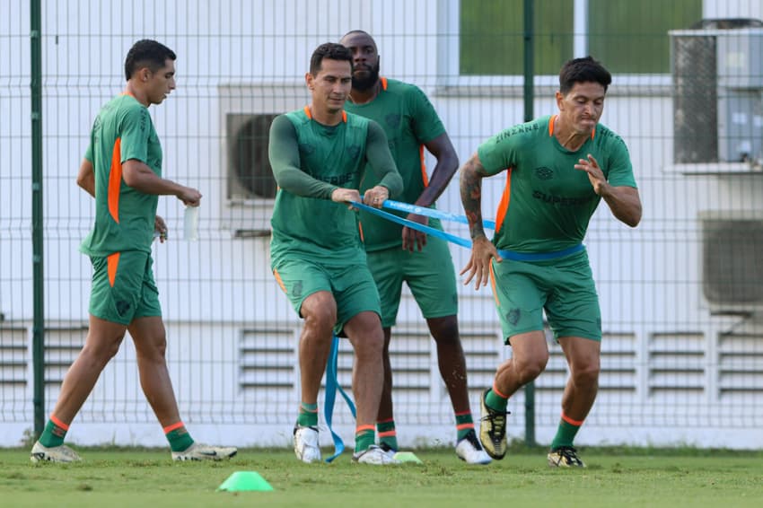 Fluminense tem retornos na véspera da estreia do Brasileirão