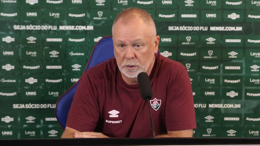 Mano Menzes em coletiva após a derrota do Fluminense para o Fortaleza no Brasileirão. (Foto: Fluminense)