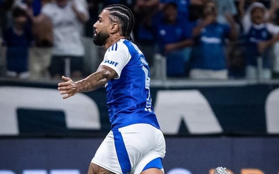 Cruzeiro estreia no Brasileirão com vitória apertada