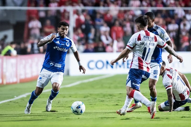 Lateral William, do Cruzeiro (Foto: Gustavo Aleixo/Cruzeiro)