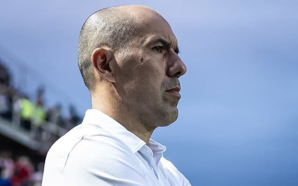 Jogo aéreo defensivo é a maior deficiência do Cruzeiro