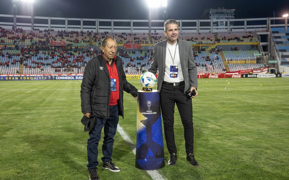 Após Atlético-MG ficar sem banho, Victor detona Conmebol: ‘Preocupada com bobagens’