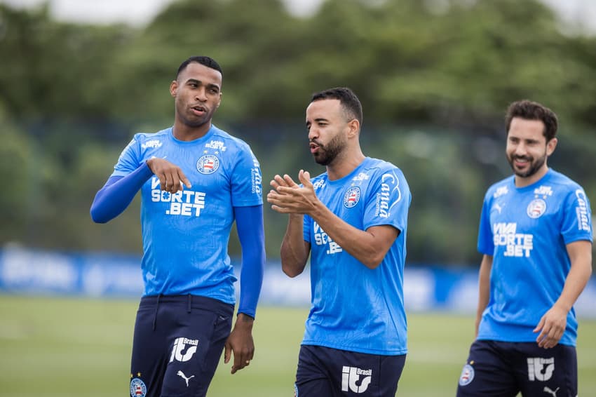 Caio Alexandre, Jean Lucas e Everton Ribeiro em treino do Bahia Foto: Rafael Rodrigues / EC Bahia
