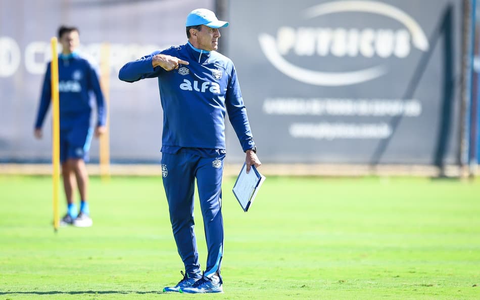 Pressão aumenta, mas Grêmio respalda Quinteros