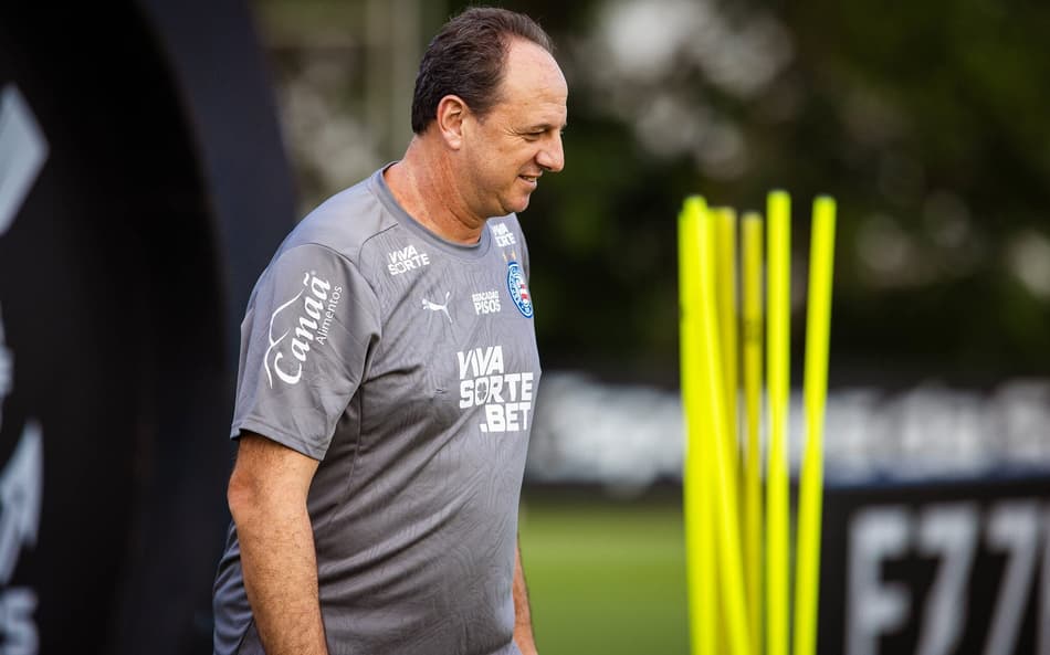 No radar da Seleção, veja os feitos de Rogério Ceni pelo Bahia