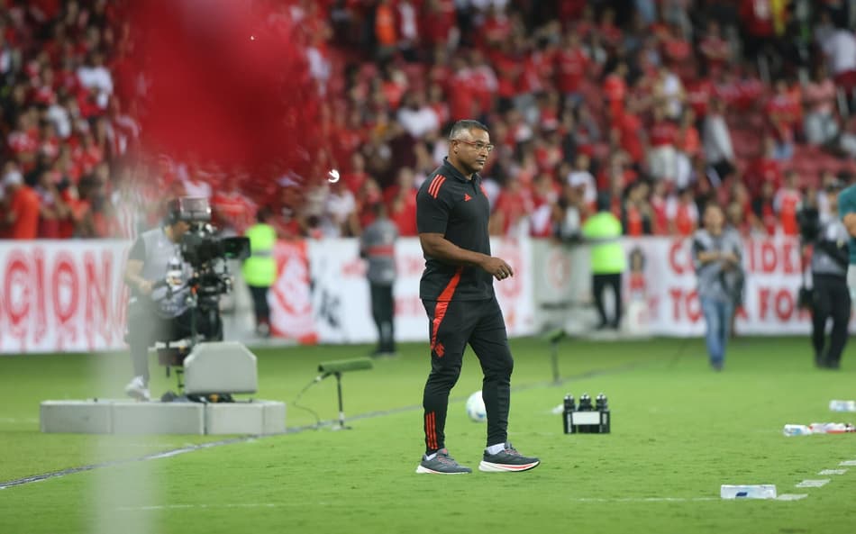 Internacional: Roger Machado quer proximidade dos líderes