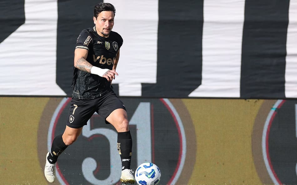 Posse de bola improdutiva dá trabalho a Renato Paiva no Botafogo