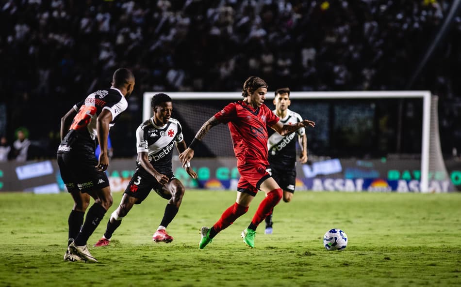 Jogador do Sport dispara contra a arbitragem: ‘É triste o que acontece’