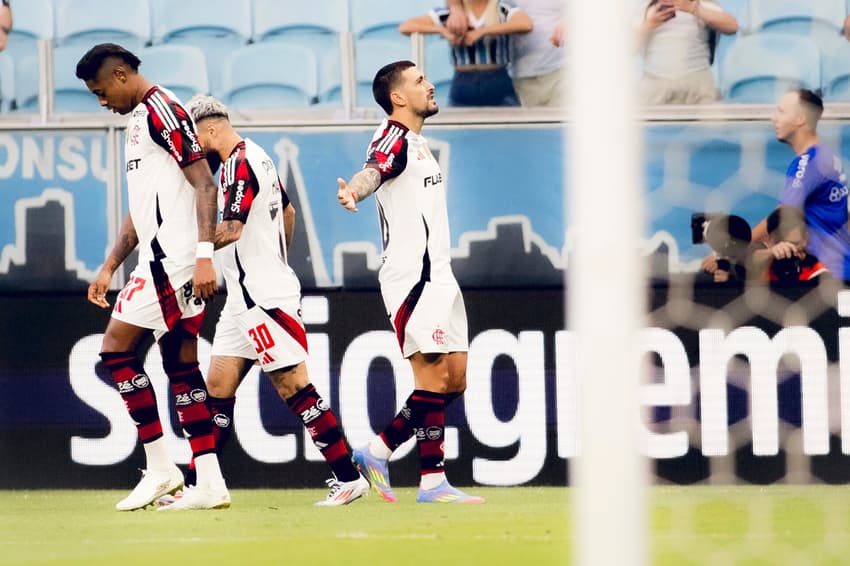 Arrascaeta comemora gol pelo Flamengo contra o Grêmio (Foto: Adriano Fontes/Flamengo)