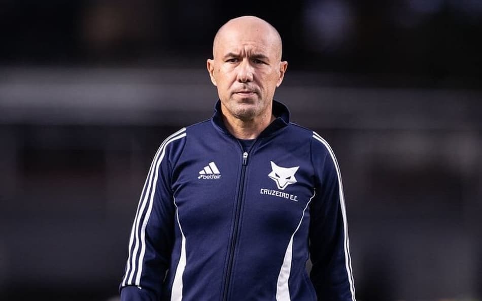 Assista à íntegra da entrevista coletiva do técnico do Cruzeiro