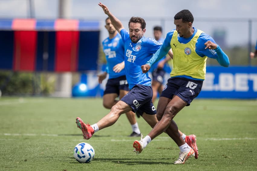 Everton Ribeiro e Rezende em treino do Bahia Foto: Rafael Rodrigues / EC Bahia