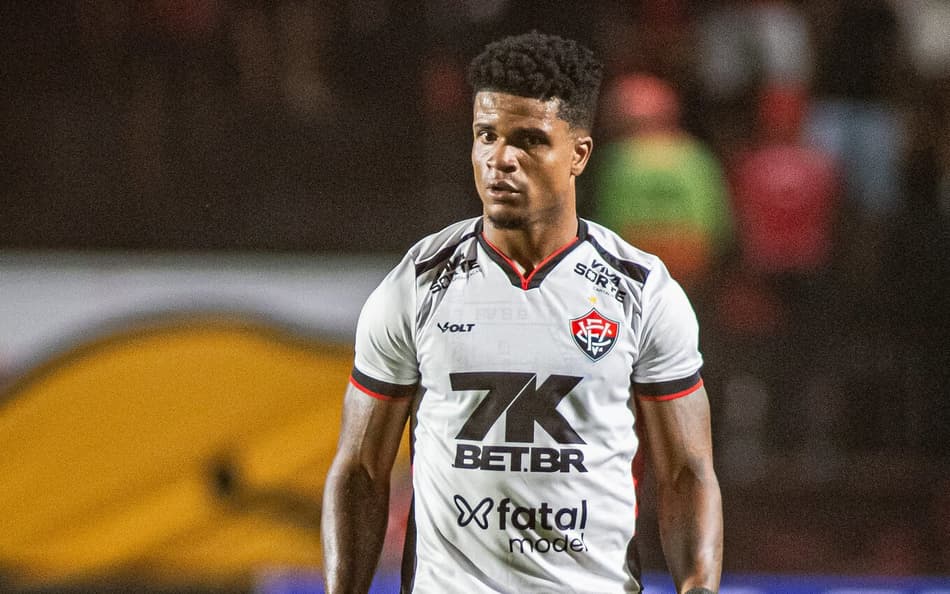 Elogiado por Carpini, Jamerson ganha titularidade e vive evolução no Vitória