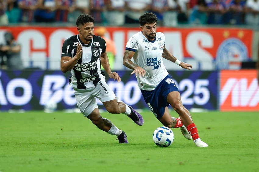 Cauly e Fernando Sobral em jogo na Fonte Nova Foto: Rafael Rodrigues / EC Bahia