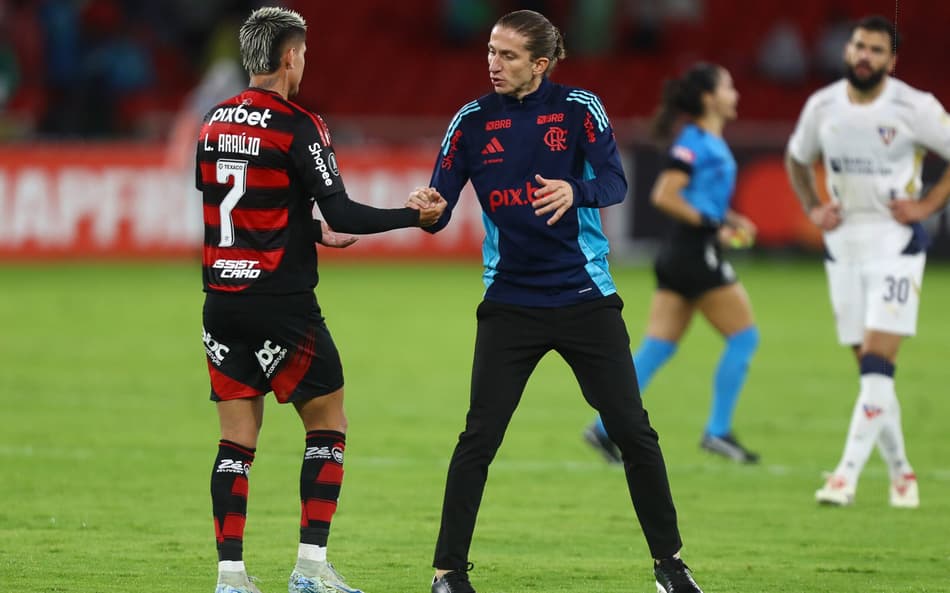 Filipe Luís enaltece partida dos jogadores do Flamengo na Libertadores: ‘Muito orgulhoso’