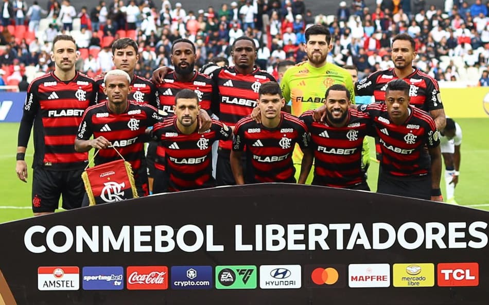Torcedores do Flamengo detonam atuação de medalhão contra LDU: ‘Tenebroso’