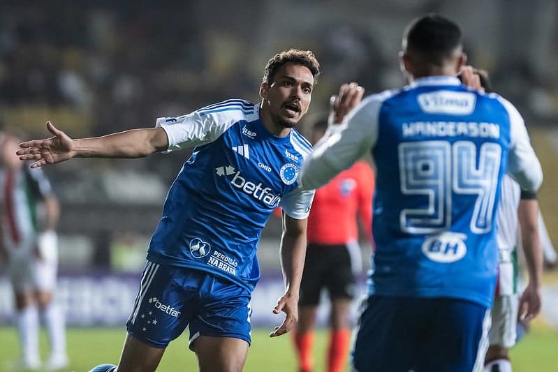 Eduardo, meia do Cruzeiro (Foto: Gustavo Aleixo/Cruzeiro)