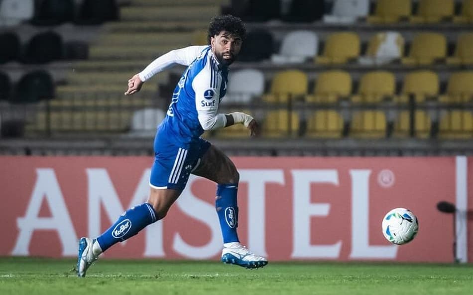 Com Gabigol e falha de Cássio, Cruzeiro perde mais uma e se complica na Sul-Americana