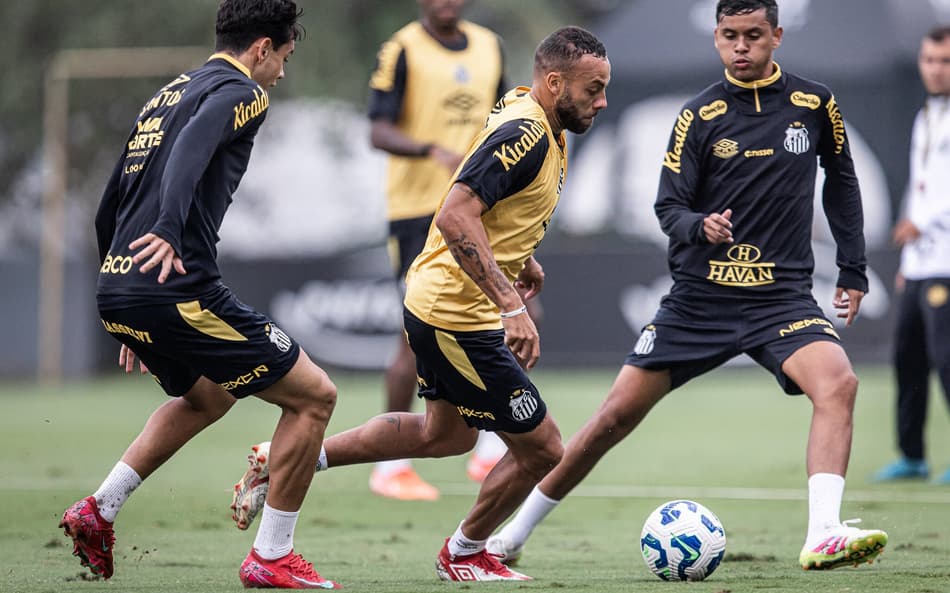 Com ‘time de Neymar’, Santos segue a preparação para duelo contra o Bragantino