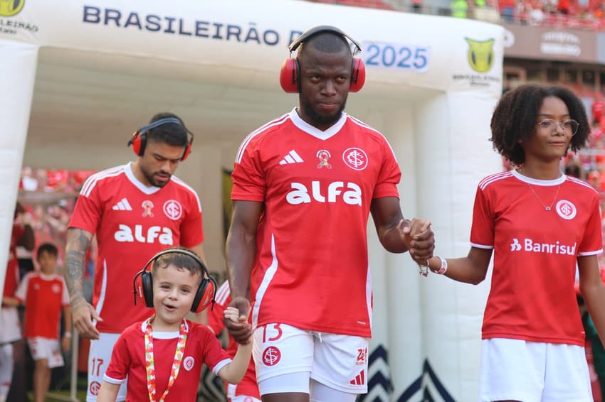 Jogadores do Internacional entrando em campo. (Foto: Ricardo Duarte/Internacional)