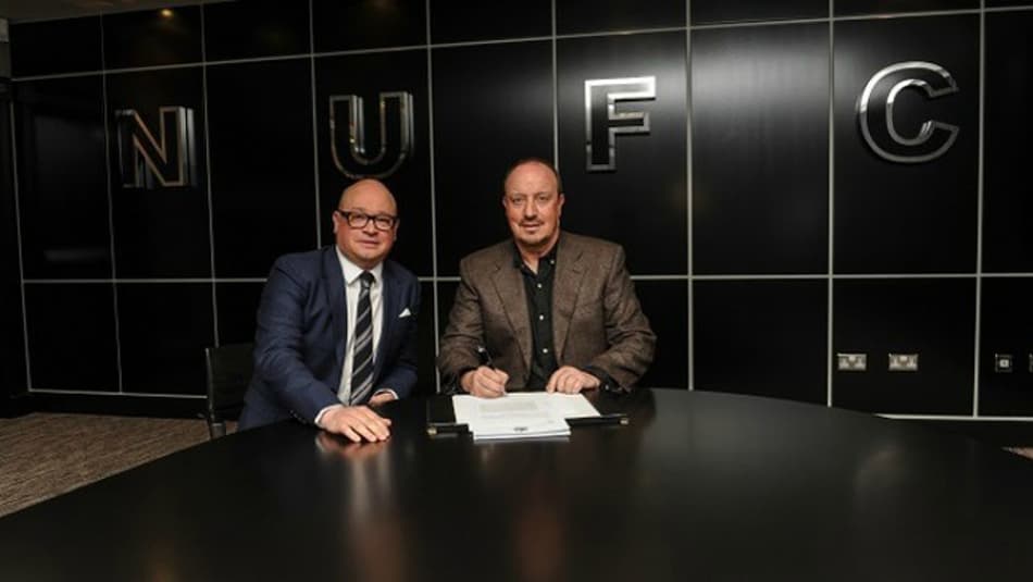 Apesar do rebaixamento, Newcastle renova contrato com Rafa Benítez