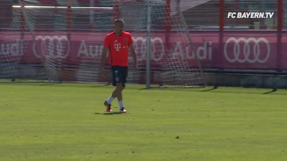 VÍDEO: Ribéry é destaque em treino do Bayern com golaço de voleio