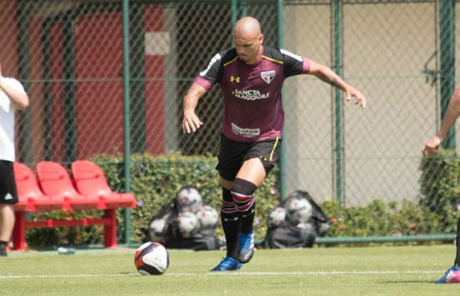 Para tirar o sono do Audax, Maicon faz mistério sobre zaga do São Paulo