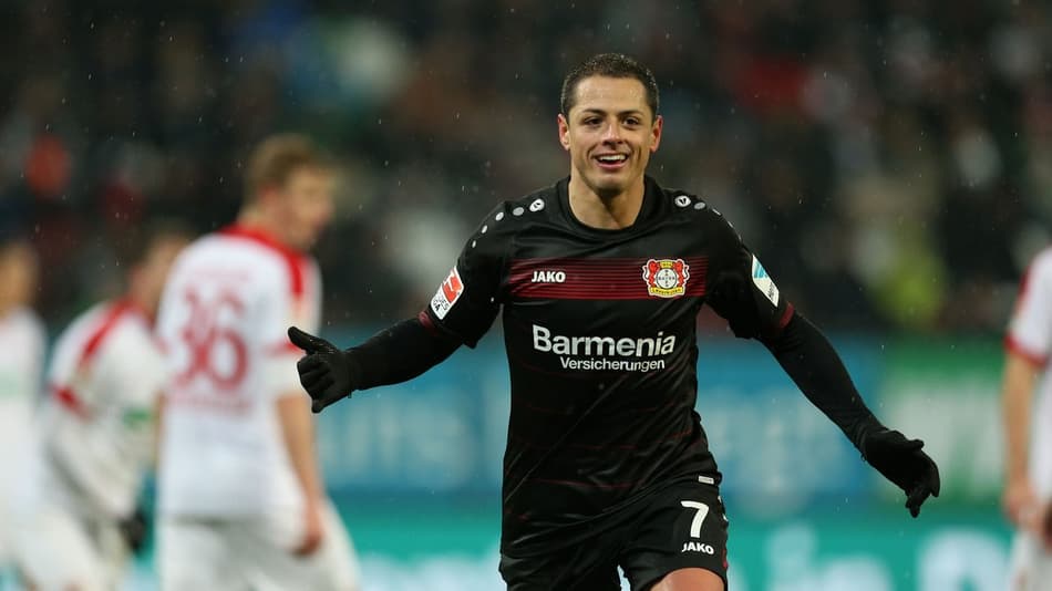 Chicharito Hernández brilha, e Bayer Leverkusen vence o Augsburg