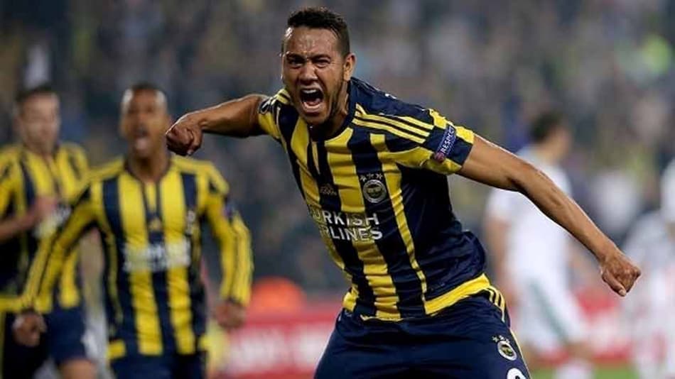 Souza desperta interesse de ingleses e pode deixar o Fenerbahçe