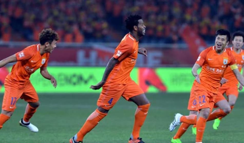 Gil marca e ajuda Shandong Luneng a avançar na Copa da China