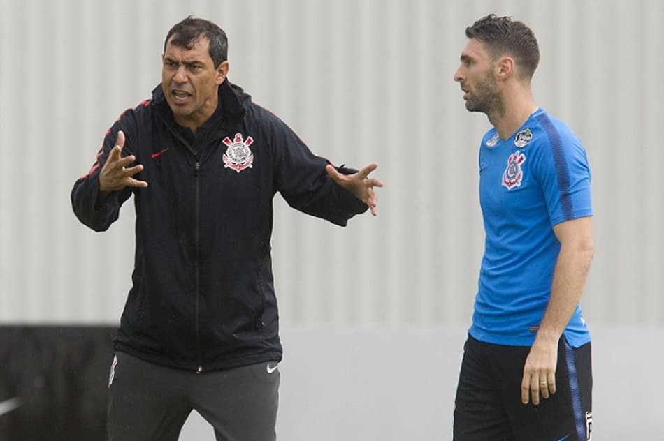 Ralf volta a treinar, e Carille observa reservas do Corinthians com Boselli