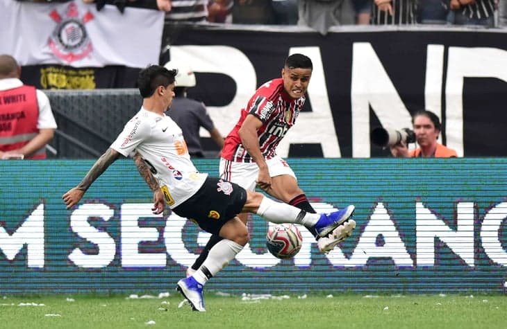 O São Paulo foi derrotado pelo Corinthians por 2 a 1 neste domingo, e perdeu a decisão do Campeonato Paulista de 2019, na Arena em Itaquera. O Tricolor não foi bem, principalmente no ataque, e pouco assustou a meta do rival. Veja as notas do LANCE! (por João Vitor Castanheira)<br>