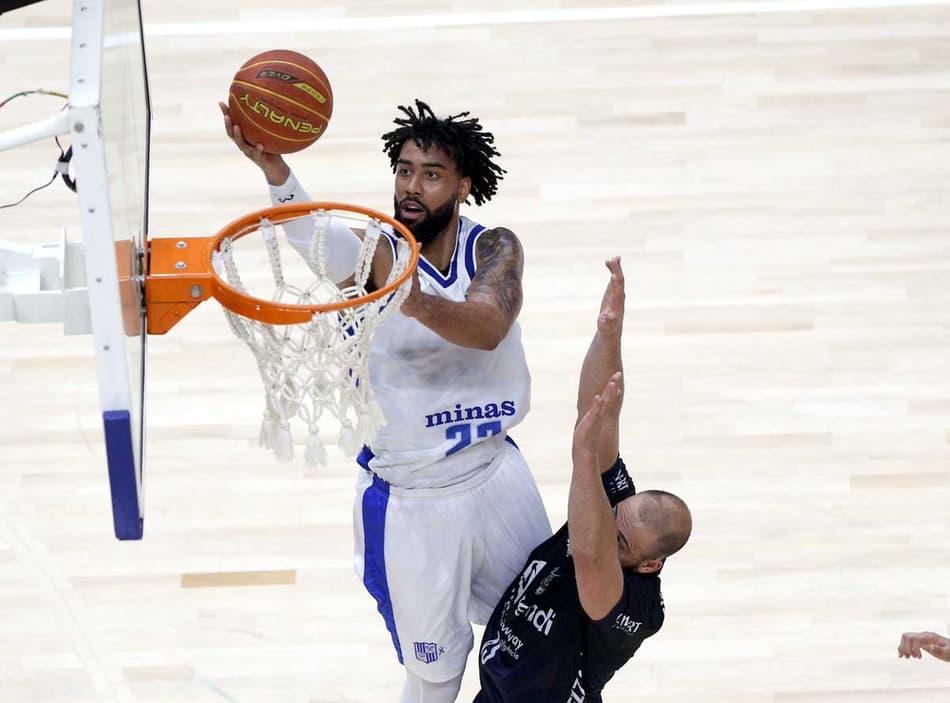 Com 22 pontos de Leandrinho, Minas domina Bauru no NBB