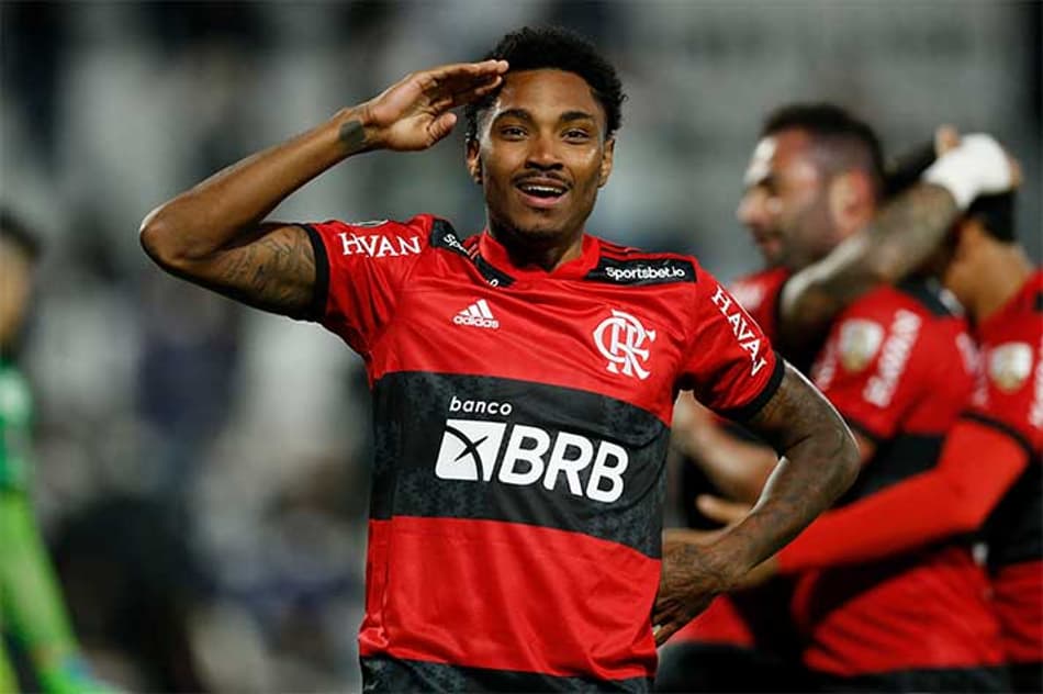 Ao LANCE!, Vitinho celebra nova função com Renato e reforça desejo do Flamengo pelo tri do Brasileirão