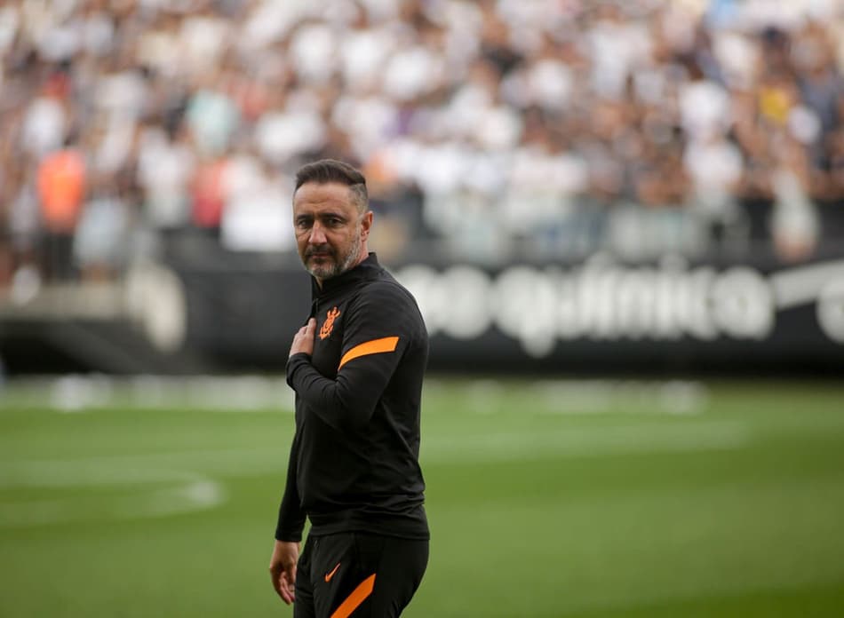 Justiça do Trabalho encerra ação de Vítor Pereira contra o Corinthians; entenda o caso