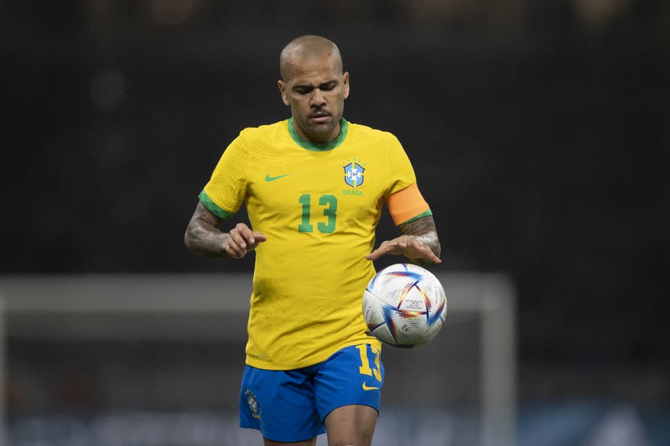 Daniel Alves diz que perdoa a vítima em primeira entrevista após acusação de estupro