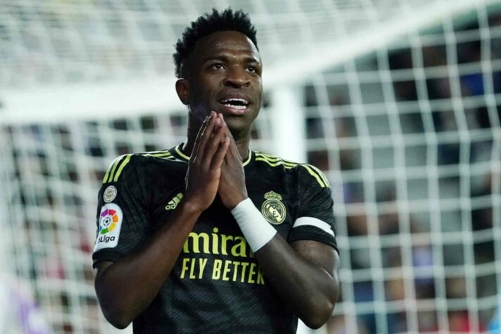 3º lugar: Vinicius Júnior (atacante) - Saiu do Flamengo para o Real Madrid (ESP) em 2018 - Valor: 45 milhões de euros 3º lugar: Vinicius Júnior (atacante) - Saiu do Flamengo para o Real Madrid (ESP) em 2018 - Valor: 45 milhões de euros