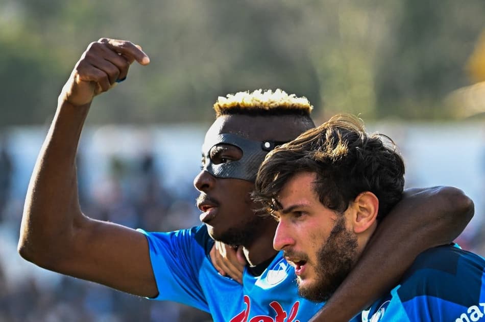 Artilheiro do Napoli vive incerteza e pode fechar com clube inusitado; entenda